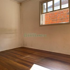 Casa com 108m², 3 dormitórios, 1 vaga, no bairro Santa Corona em Caxias do Sul para Comprar