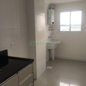 Apartamento com 82m², 2 dormitórios, 2 vagas, no bairro Desvio Rizzo em Caxias do Sul para Comprar
