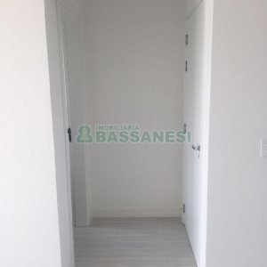 Apartamento com 82m², 2 dormitórios, 2 vagas, no bairro Desvio Rizzo em Caxias do Sul para Comprar