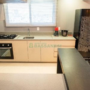 Apto Mobiliado com 41m², 1 dormitório, 1 vaga, no bairro Lourdes em Caxias do Sul para Alugar
