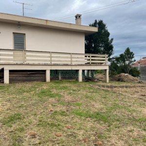 Casa Mobiliada com 130m², 3 dormitórios, 2 vagas, no bairro Panazzolo em Caxias do Sul para Comprar