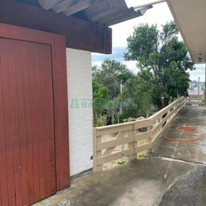 Casa Mobiliada com 130m², 3 dormitórios, 2 vagas, no bairro Panazzolo em Caxias do Sul para Comprar