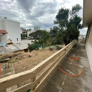 Casa Mobiliada com 130m², 3 dormitórios, 2 vagas, no bairro Panazzolo em Caxias do Sul para Comprar