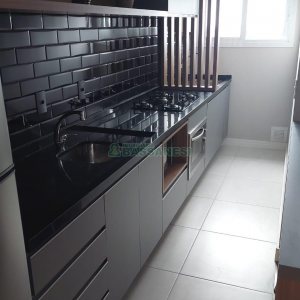 Apto Mobiliado com 57m², 2 dormitórios, 2 vagas, no bairro Lourdes em Caxias do Sul para Alugar