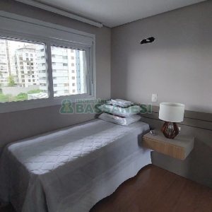 Apto Mobiliado com 57m², 2 dormitórios, 2 vagas, no bairro Lourdes em Caxias do Sul para Alugar