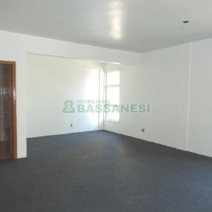 Sala com 43m², no bairro Centro em Caxias do Sul para Alugar