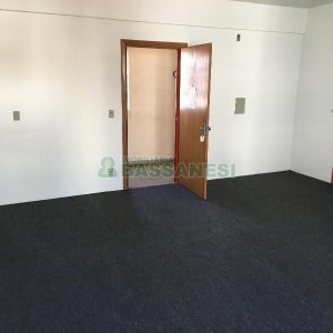 Sala com 43m², no bairro Centro em Caxias do Sul para Alugar