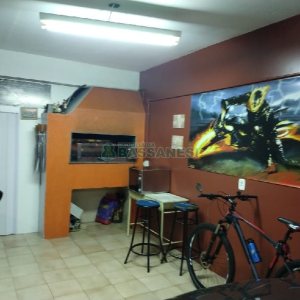 Casa com 239m², 3 dormitórios, 2 vagas, no bairro Rio Branco em Caxias do Sul para Comprar