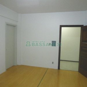 Sala com 21m², no bairro Centro em Caxias do Sul para Alugar