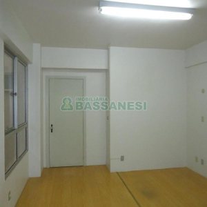 Sala com 21m², no bairro Centro em Caxias do Sul para Alugar