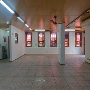 Loja com 58m², no bairro Madureira em Caxias do Sul para Alugar