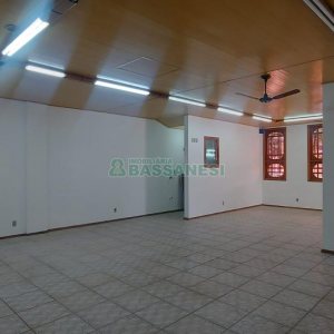 Loja com 58m², no bairro Madureira em Caxias do Sul para Alugar