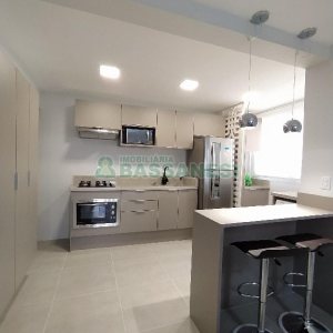 Apto Mobiliado com 71m², 2 dormitórios, 2 vagas, no bairro Rio Branco em Caxias do Sul para Comprar