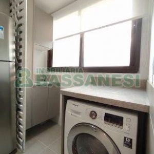 Apto Mobiliado com 71m², 2 dormitórios, 2 vagas, no bairro Rio Branco em Caxias do Sul para Comprar