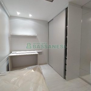 Apto Mobiliado com 71m², 2 dormitórios, 2 vagas, no bairro Rio Branco em Caxias do Sul para Comprar