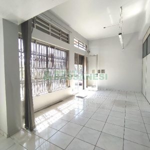 Loja com 85m², no bairro Universitário em Caxias do Sul para Alugar