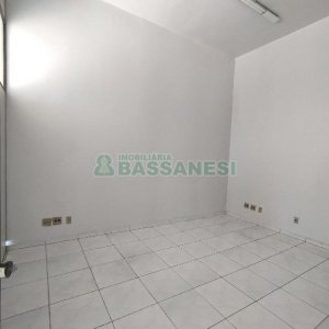 Loja com 85m², no bairro Universitário em Caxias do Sul para Alugar