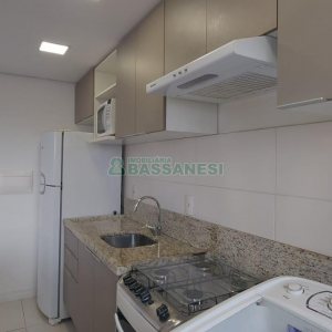 Apartamento com 35m², 1 dormitório, 1 vaga, no bairro Lourdes em Caxias do Sul para Alugar