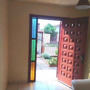 Casa com 60m², 5 dormitórios, 1 vaga, no bairro Santa Lúcia em Caxias do Sul para Comprar