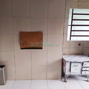 Casa com 60m², 5 dormitórios, 1 vaga, no bairro Santa Lúcia em Caxias do Sul para Comprar