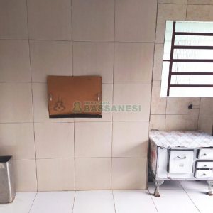 Casa com 60m², 5 dormitórios, 1 vaga, no bairro Santa Lúcia em Caxias do Sul para Comprar