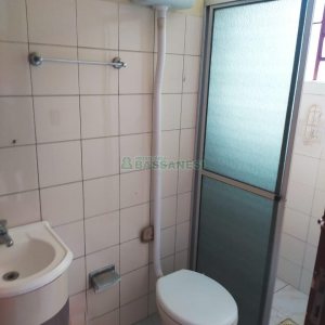 Casa com 60m², 5 dormitórios, 1 vaga, no bairro Santa Lúcia em Caxias do Sul para Comprar