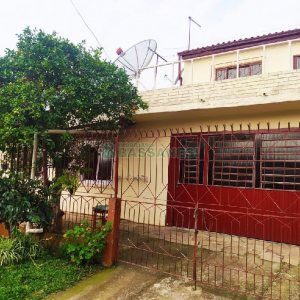 Casa com 60m², 5 dormitórios, 1 vaga, no bairro Santa Lúcia em Caxias do Sul para Comprar