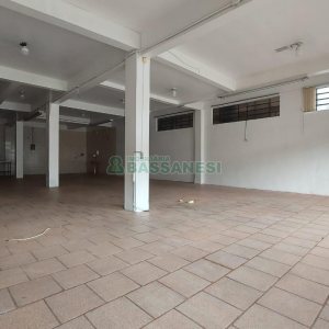 Loja com 180m², no bairro São Victor COHAB em Caxias do Sul para Alugar