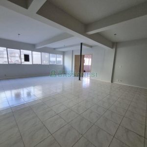 Sala com 75m², 1 vaga, no bairro Centro em Caxias do Sul para Alugar ou Comprar