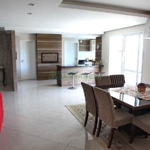 Apto Mobiliado com 153m², 3 dormitórios, 2 vagas, no bairro Lourdes em Caxias do Sul para Comprar