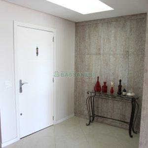 Apto Mobiliado com 153m², 3 dormitórios, 2 vagas, no bairro Lourdes em Caxias do Sul para Comprar