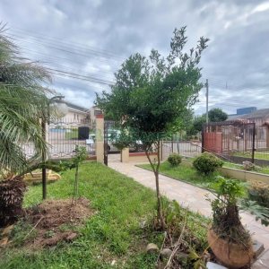 Casa com 70m², 4 dormitórios, 3 vagas, no bairro Marechal Floriano em Caxias do Sul para Comprar