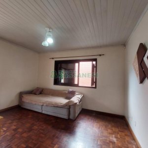 Casa com 70m², 4 dormitórios, 3 vagas, no bairro Marechal Floriano em Caxias do Sul para Comprar