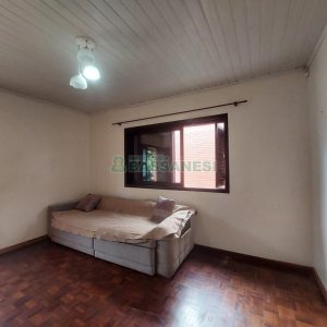 Casa com 70m², 4 dormitórios, 3 vagas, no bairro Marechal Floriano em Caxias do Sul para Comprar