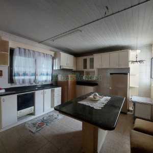 Casa com 70m², 4 dormitórios, 3 vagas, no bairro Marechal Floriano em Caxias do Sul para Comprar