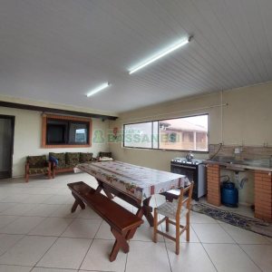 Casa com 70m², 4 dormitórios, 3 vagas, no bairro Marechal Floriano em Caxias do Sul para Comprar