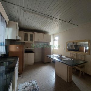Casa com 70m², 4 dormitórios, 3 vagas, no bairro Marechal Floriano em Caxias do Sul para Comprar