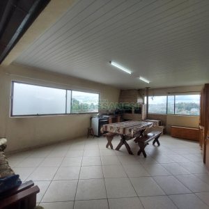 Casa com 70m², 4 dormitórios, 3 vagas, no bairro Marechal Floriano em Caxias do Sul para Comprar