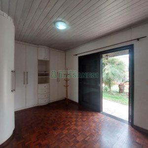 Casa com 70m², 4 dormitórios, 3 vagas, no bairro Marechal Floriano em Caxias do Sul para Comprar
