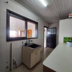 Casa com 70m², 4 dormitórios, 3 vagas, no bairro Marechal Floriano em Caxias do Sul para Comprar