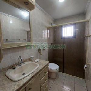 Casa com 70m², 4 dormitórios, 3 vagas, no bairro Marechal Floriano em Caxias do Sul para Comprar