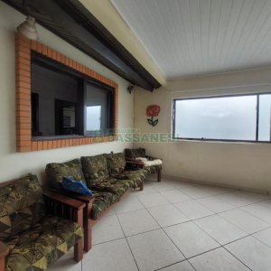 Casa com 70m², 4 dormitórios, 3 vagas, no bairro Marechal Floriano em Caxias do Sul para Comprar