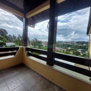 Casa com 70m², 4 dormitórios, 3 vagas, no bairro Marechal Floriano em Caxias do Sul para Comprar