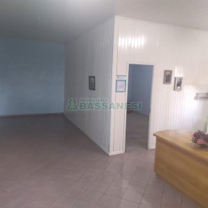 Casa com 70m², 4 dormitórios, 3 vagas, no bairro Marechal Floriano em Caxias do Sul para Comprar