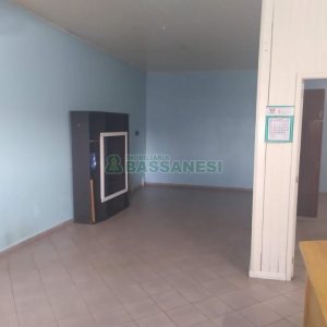 Casa com 70m², 4 dormitórios, 3 vagas, no bairro Marechal Floriano em Caxias do Sul para Comprar