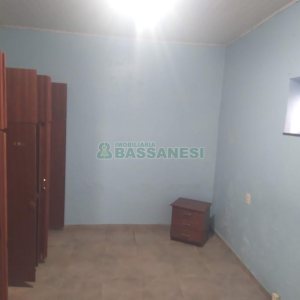 Casa com 70m², 4 dormitórios, 3 vagas, no bairro Marechal Floriano em Caxias do Sul para Comprar