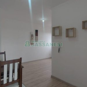Apartamento com 62m², 2 dormitórios, 1 vaga, no bairro Vinhedos em Caxias do Sul para Alugar