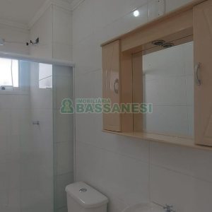 Apartamento com 62m², 2 dormitórios, 1 vaga, no bairro Vinhedos em Caxias do Sul para Alugar