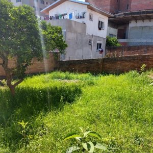 Casa com 100m², 3 dormitórios, 1 vaga, no bairro Panazzolo em Caxias do Sul para Comprar