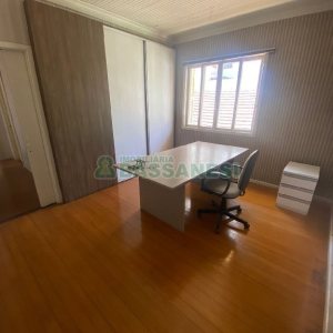 Casa Comercial com 330m², 3 dormitórios, 3 vagas, no bairro São Pelegrino em Caxias do Sul para Alugar ou Comprar